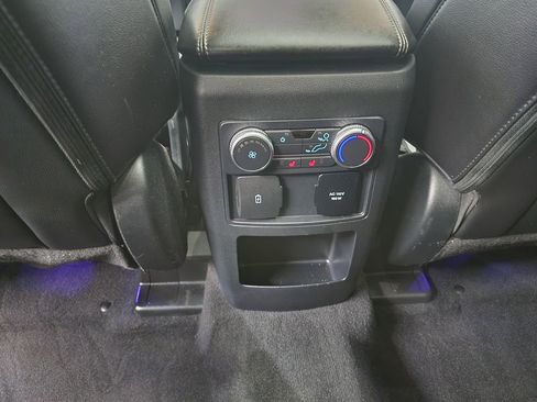 Used 2021 Ford Explorer Limited image 28