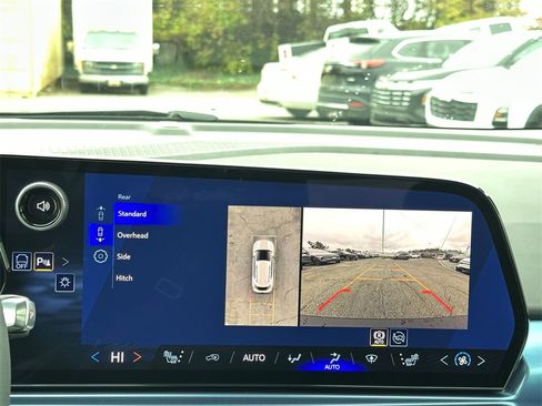 New 2026 Chevrolet Equinox EV LT image 17