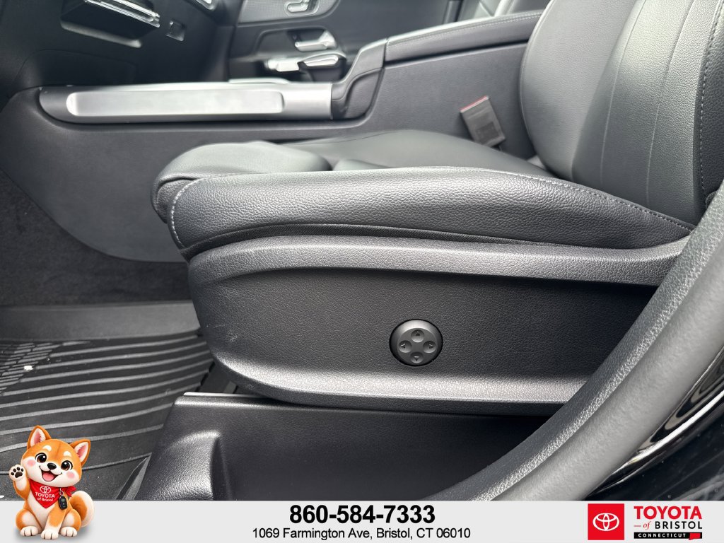 Used 2022 Mercedes-Benz GLB 250 image 17