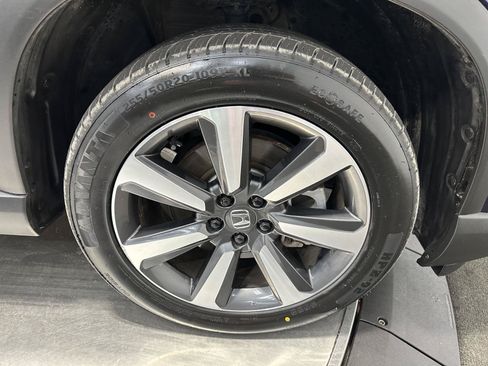 Certified 2024 Honda Pilot Touring image 12