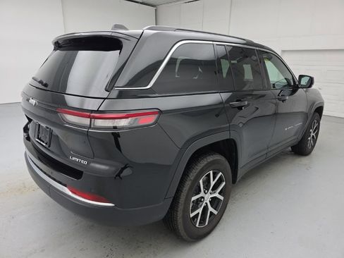 Used 2025 Jeep Grand Cherokee Limited image 12