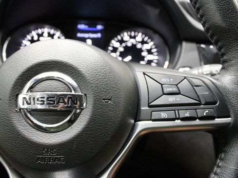 Used 2020 Nissan Rogue SV image 20