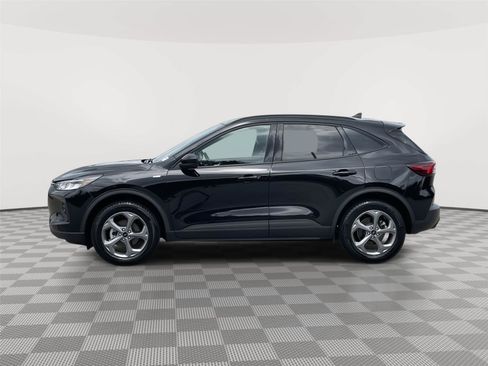 Certified 2025 Ford Escape ST-Line Select AWD/4WD image 2