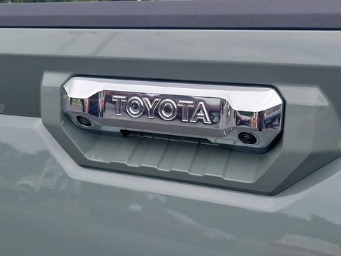 New 2026 Toyota Tundra Limited AWD/4WD image 8