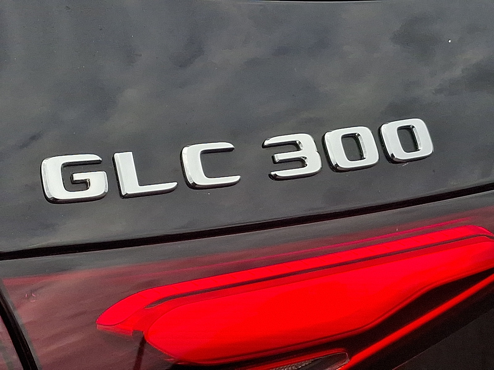 Used 2025 Mercedes-Benz GLC 300 image 31