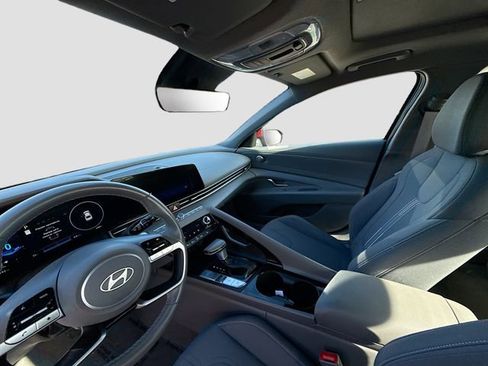 Used 2025 Hyundai Elantra SEL w/ Cargo Package image 20