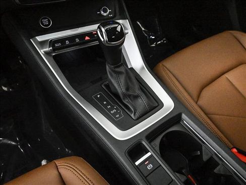 Certified 2025 Audi Q3 2.0T Premium w/ Convenience Package image 12