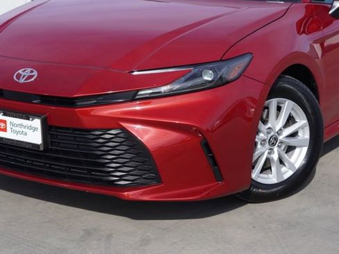 Certified 2025 Toyota Camry LE image 5