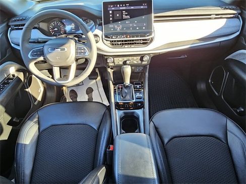 Used 2024 Jeep Compass Latitude w/ Sun and Sound Group image 9