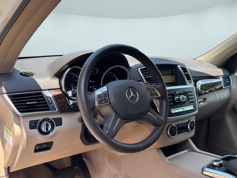 Used 2012 Mercedes-Benz ML 350 BlueTEC 4MATIC image 3