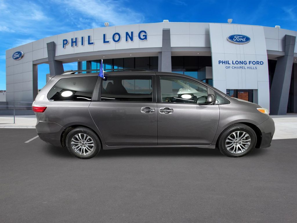 Used 2020 Toyota Sienna XLE FWD image 6