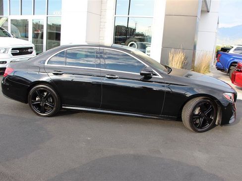 Used 2017 Mercedes-Benz E 300 4MATIC image 9