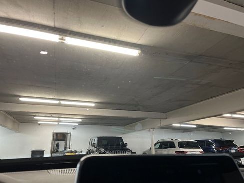 Used 2025 Jeep Compass Latitude image 17