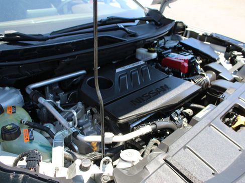 Used 2022 Nissan Rogue SV FWD image 34
