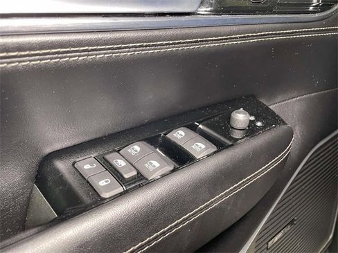 Used 2024 Jeep Wagoneer Series II image 39