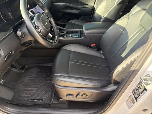 Used 2023 Kia Sorento S image 7