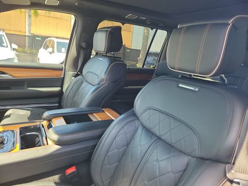 Used 2024 Jeep Grand Wagoneer L Series III AWD/4WD image 20