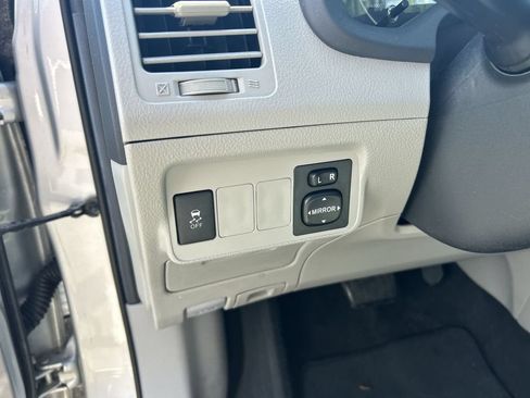 Used 2013 Toyota Corolla L FWD image 17