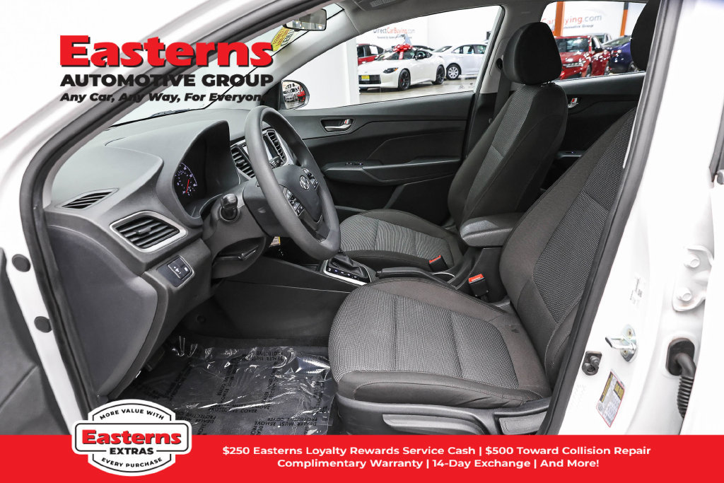 Used 2022 Hyundai Accent SEL FWD image 14