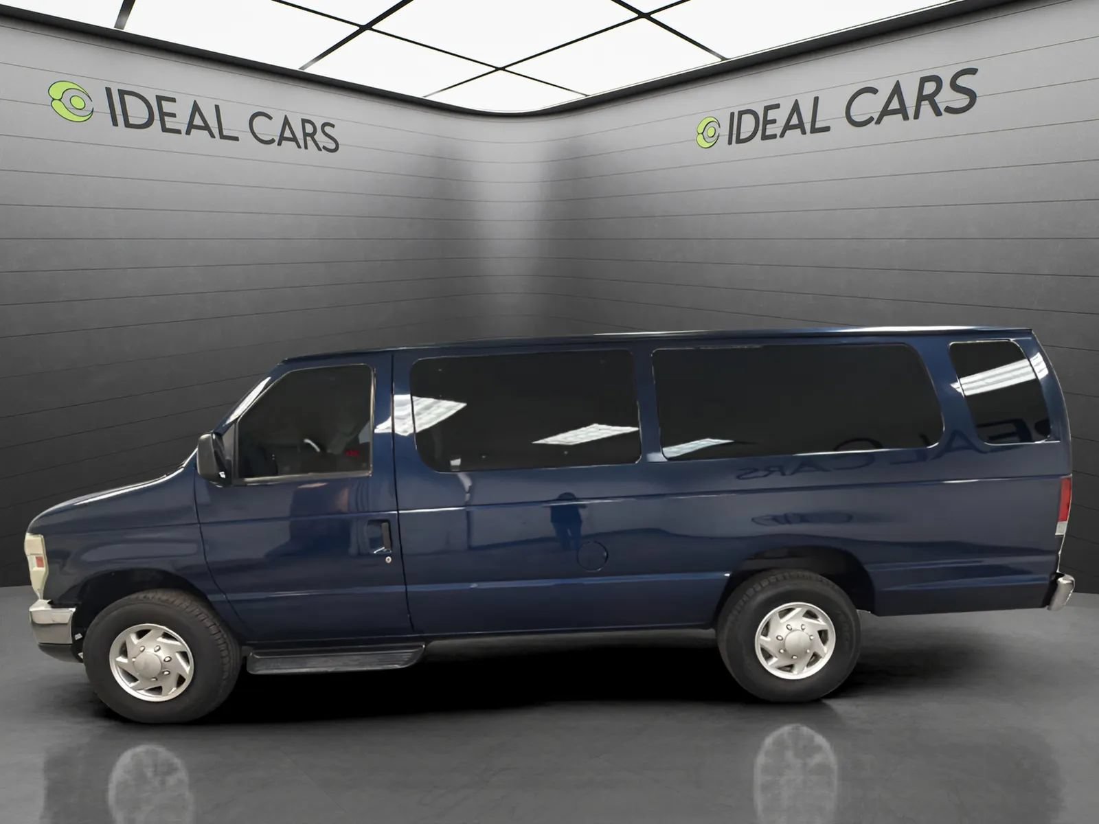 Used 2012 Ford E-350 and Econoline 350 XLT RWD image 2