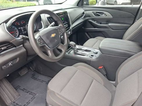 Used 2021 Chevrolet Traverse LS FWD image 11