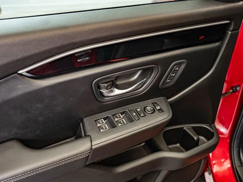Used 2025 Honda Pilot EX-L image 16