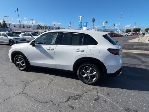 Certified 2023 Honda HR-V EX-L image 6