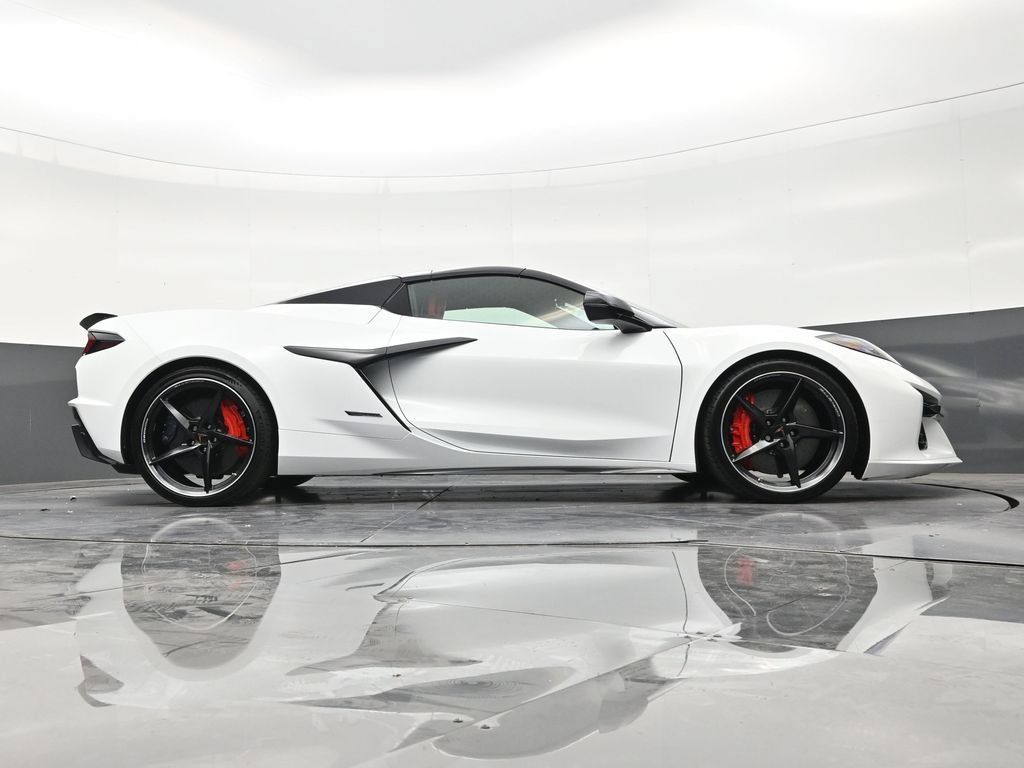 Used 2025 Chevrolet Corvette E-Ray AWD/4WD image 25