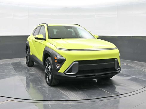 Certified 2025 Hyundai Kona SEL image 2