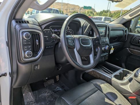 Used 2020 GMC Sierra 2500 Denali w/ Denali Ultimate Package AWD/4WD image 14