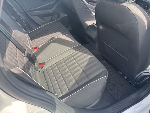 Used 2022 Volkswagen Jetta Sport image 6