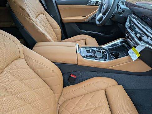 New 2026 BMW X6 xDrive40i w/ Climate Comfort Package image 36