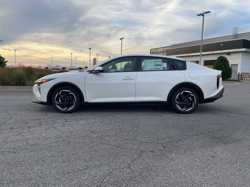 New 2026 Kia K4 EX image 4