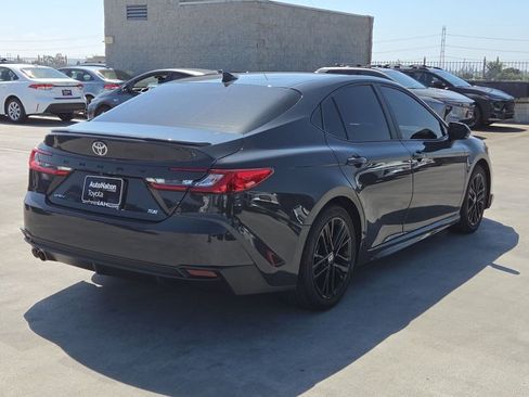 Used 2025 Toyota Camry SE FWD image 5