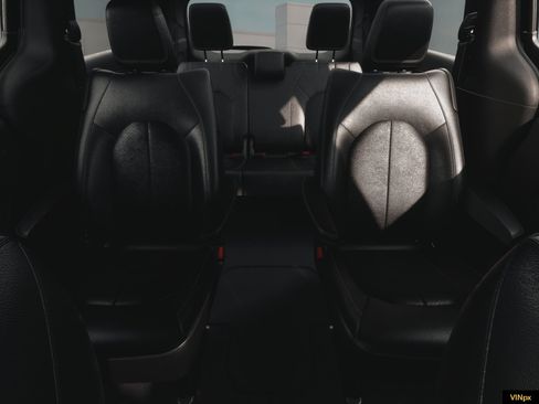 New 2027 Chrysler Pacifica Select AWD/4WD image 17