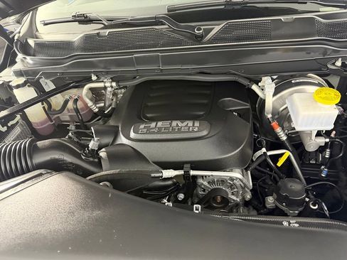 Used 2025 RAM 2500 Big Horn AWD/4WD image 33