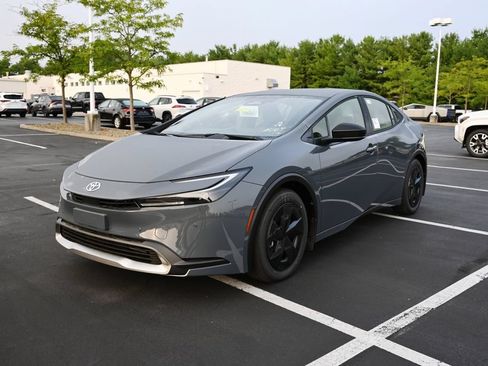 New 2026 Toyota Prius Plug-In Hybrid FWD image 2