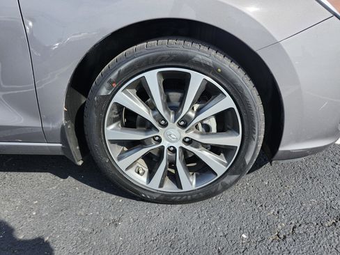 Used 2020 Hyundai Elantra GT image 31