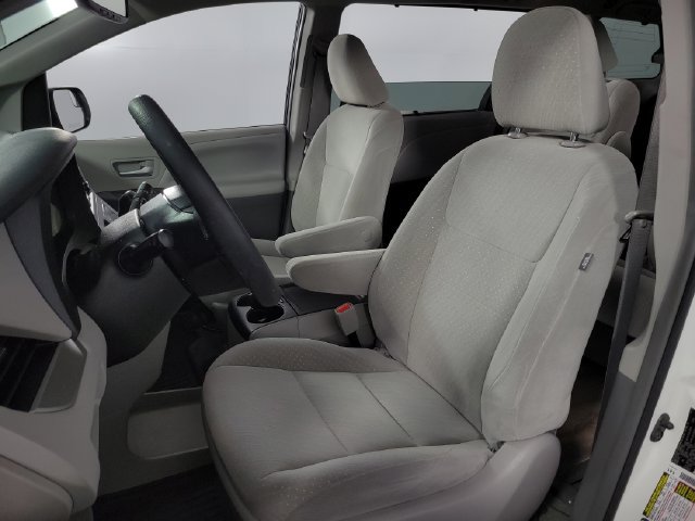 Used 2018 Toyota Sienna LE AWD/4WD image 14