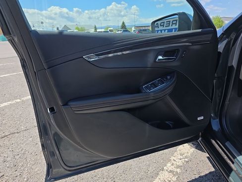 Used 2018 Chevrolet Impala Premier FWD image 13