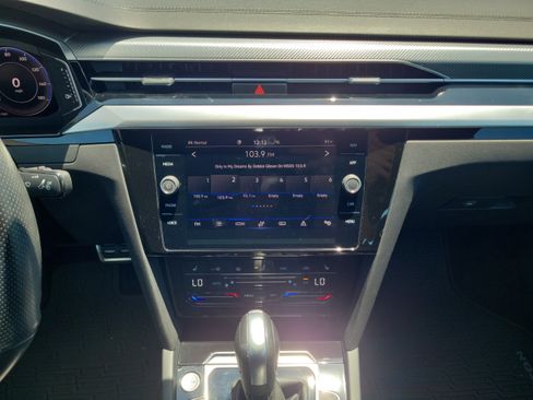 Used 2022 Volkswagen Arteon SE FWD image 13