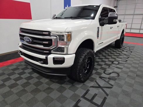 Used 2020 Ford F250 Platinum w/ FX4 Off-Road Package image 3