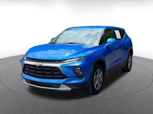Used 2025 Chevrolet Blazer LT FWD image 7