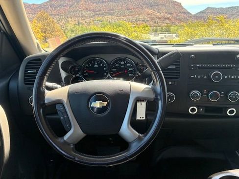 Used 2011 Chevrolet Silverado 1500 LT AWD/4WD image 13
