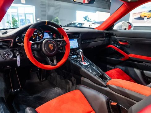 Used 2018 Porsche 911 GT2 RS RWD image 27