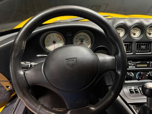 Used 2002 Dodge Viper GTS RWD image 39
