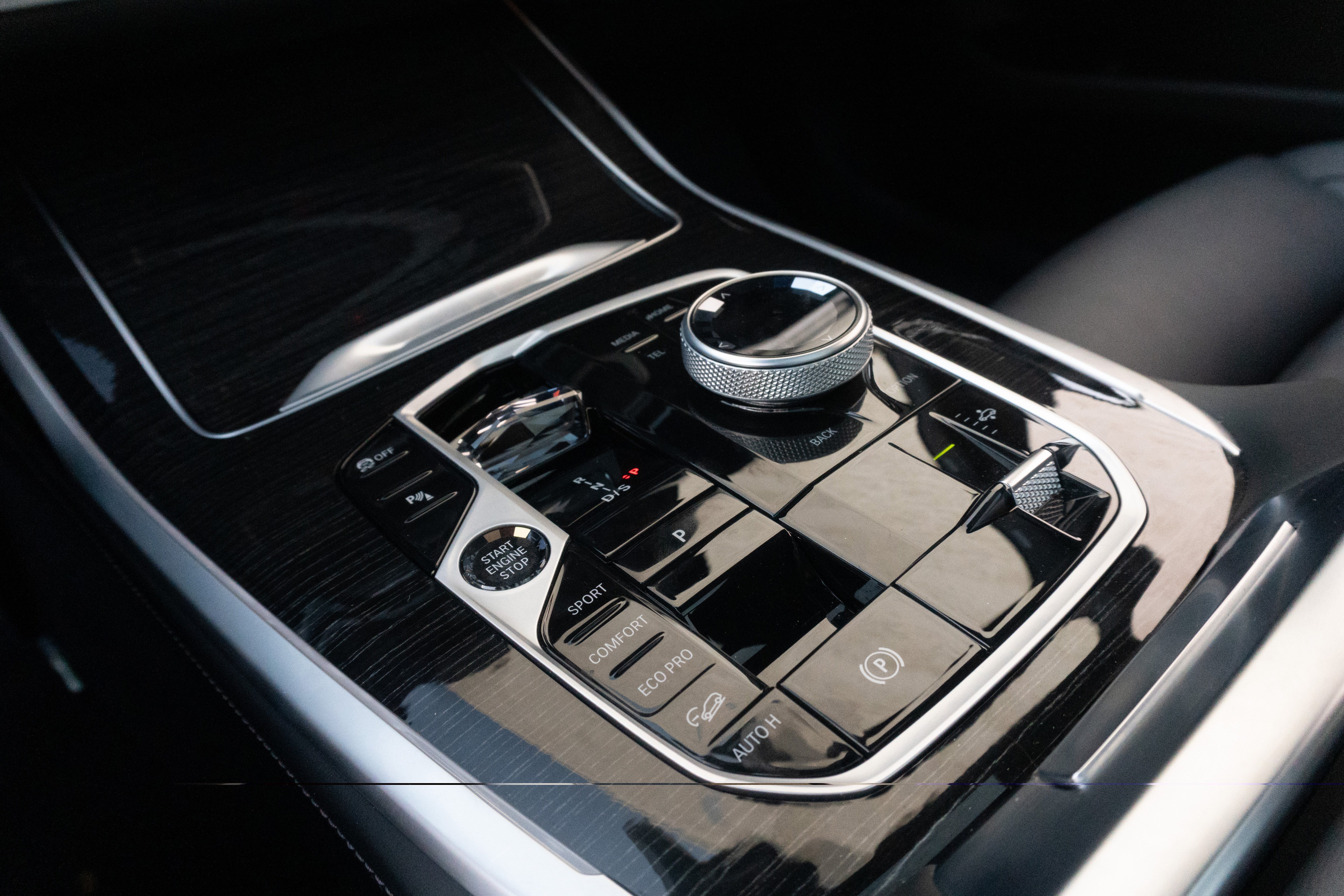 Certified 2025 BMW X7 M60i AWD/4WD image 29
