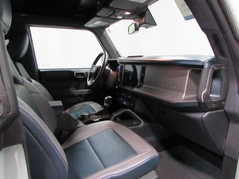 Certified 2021 Ford Bronco Outer Banks w/ Sasquatch Package AWD/4WD image 17
