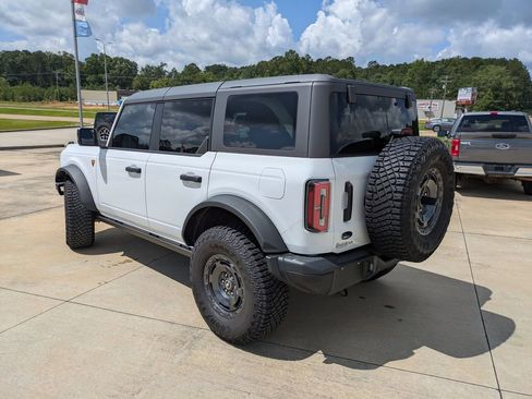 Used 2024 Ford Bronco Badlands image 6