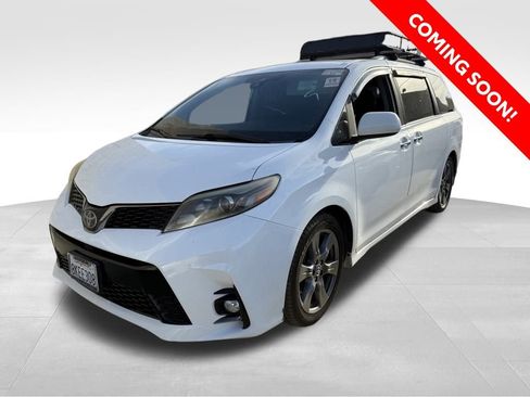 Certified 2019 Toyota Sienna SE image 1